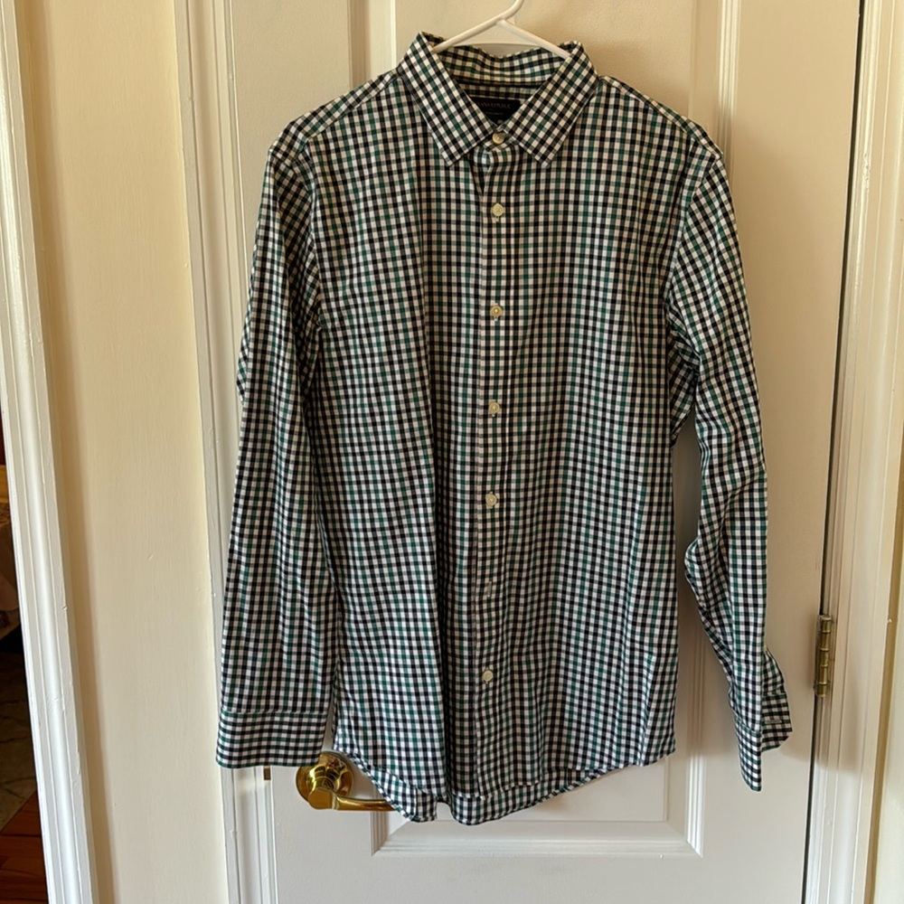Selling fitted plaid BR shirt. Medium size Neck is 15-15.5. White, navy, & green